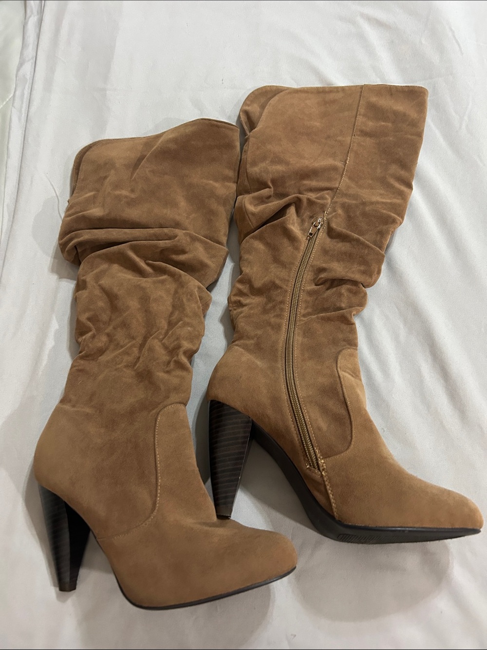 Slouchy Knee-High Heeled Boots in Tan Suede Look